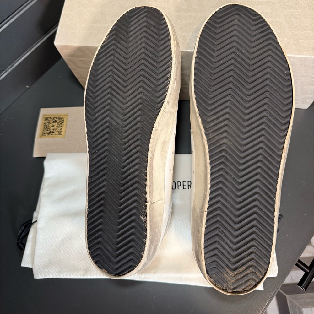 Golden Goose Men's Super-Star with perforated star and ice-gray heel tab - Picture 8 of 16
